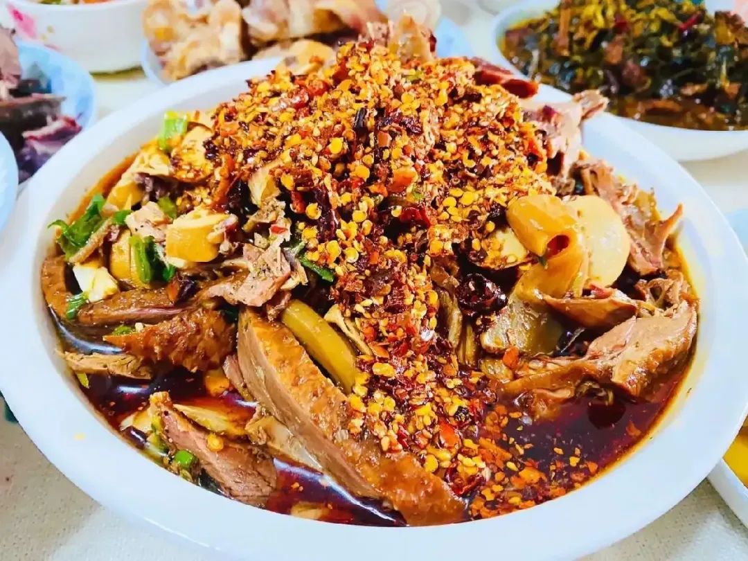 麻辣鹅图片来源于网络.jpg
